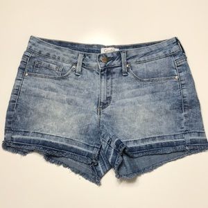 Jessica Simpson Jean blue shorts, Jordan, ace shirt, raw edge hem, size …